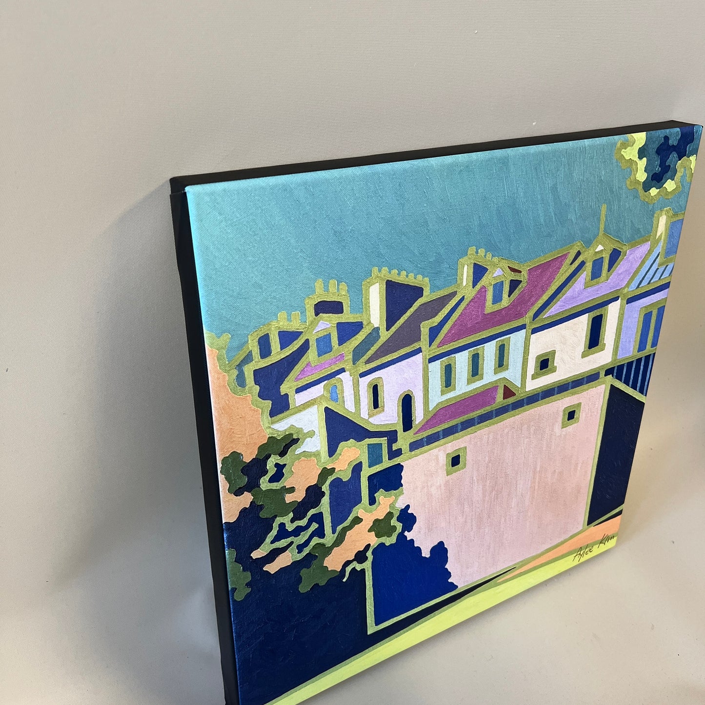 Walking along on Pottinger St. 101